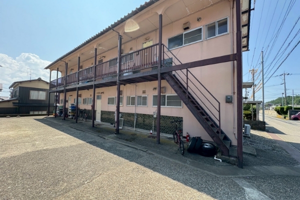 #03 郊外の築古木造アパート。不人気条件のオンパレードの空室も埋められる？